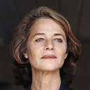 Charlotte Rampling als Sarah Morton