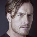 Toby Stephens als Bill Beaman