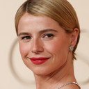 Jessie Buckley als Sheila Wynne