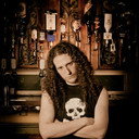 Gareth Murdock als Bass, Backing Vocals