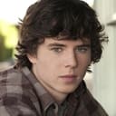 Charlie McDermott als Chaz