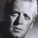 Basil Hoskins als Mr. Bottingham