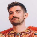 Simon als Self