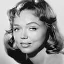 Yvette Vickers als Lily Peters