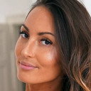 Emma Lovett als Self
