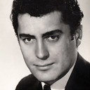 Tunç Okan als Ekrem
