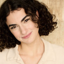 Kat Eaton als Nina