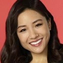 Constance Wu als Jenn