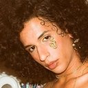Libra, Costumer