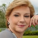 Eliana Guttman als Dora Lobo