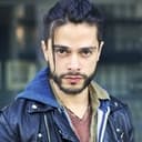 Víctor Ayala als Guillermo