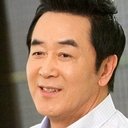 한진희 als Sang-min's Father