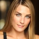Lindsay Soileau als Julie Beckett
