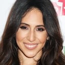 Gabrielle Ruiz als Valencia Perez
