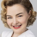 Abby Howells als Self - Contestant