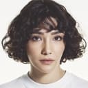 Aybüke Pusat als Nardin