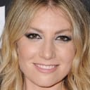 Ari Graynor als Daisy Darling