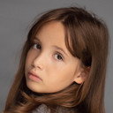Emmy Fouassier als Shirel, la fille d'Attias et Annabelle
