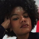 Vitória Rosa als Ísis