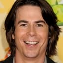 Jerry Trainor als Travis