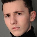 Maxence Seva als Julien