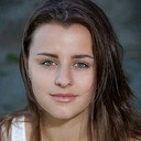 Paige Baril als Paige