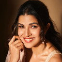 Nimrat Kaur als Bela Barot
