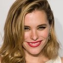 Susie Abromeit als Haley Lloyd