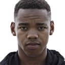 Joivan Wade als Isaiah Charms