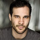 Richard Veltri als Officer