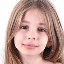 Azra Aksu als Elif