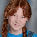 Emily Watt als Dawn
