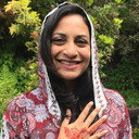 Hajera Ahmed als Fire Dancer