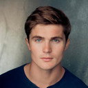 Freddie Pearson als Joe