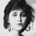 Florence La Badie als The Wealthy Old Man's Daughter