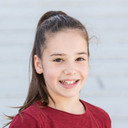 Nina Perrenoud als Julie (alternately)