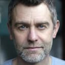 Toby Walton als Gary