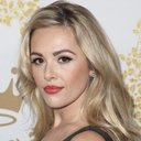 Natalie Hall als Missy