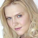 Dominique Swain als Susan Hartunian