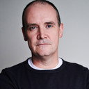 Alec Nicholls als Patrick Vallance