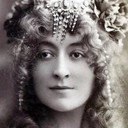 Cécile Sorel als La Française du Grand Siècle