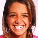 Ana Vitória Bastos als Helô