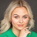 Kaitlyn Collins als Dental Assistant