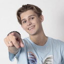 Dario De Vries als Self