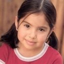 Karolinah Villarreal als Young Lauren