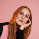 Vera Blue als Self