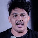 Adi Arkiang als Senior Community