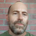 Kent Richards als Officer Lucas