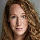 Hanne Arendzen als receptionist office Henkenhaf