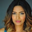 Nosheen Phoenix als Pucci